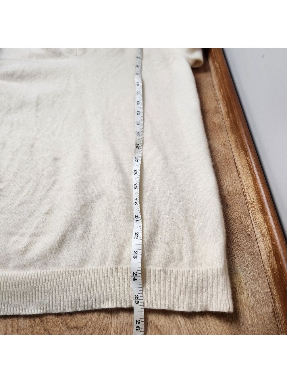 White + Warren Essentials Cashmere V-Neck Sweater | Size L - Picture 16 of 16